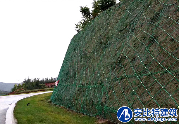 坡防護(hù)網(wǎng)在山體防護(hù)中的應(yīng)用優(yōu)點(diǎn)